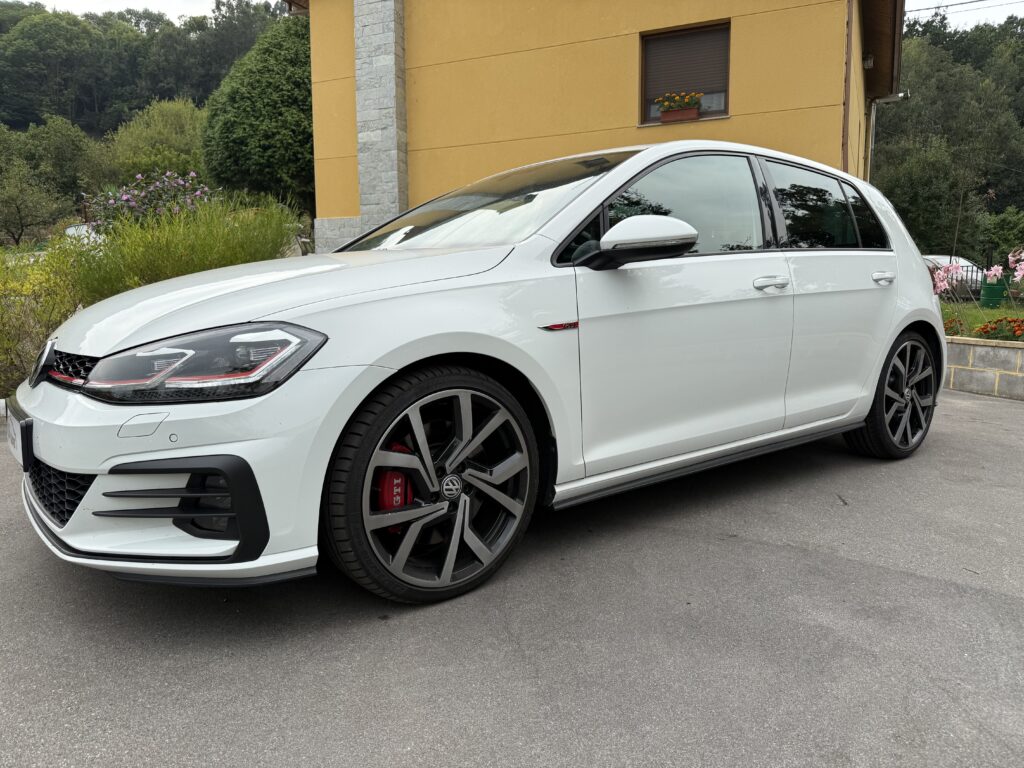 VW Golf GTI 7.5 Performance