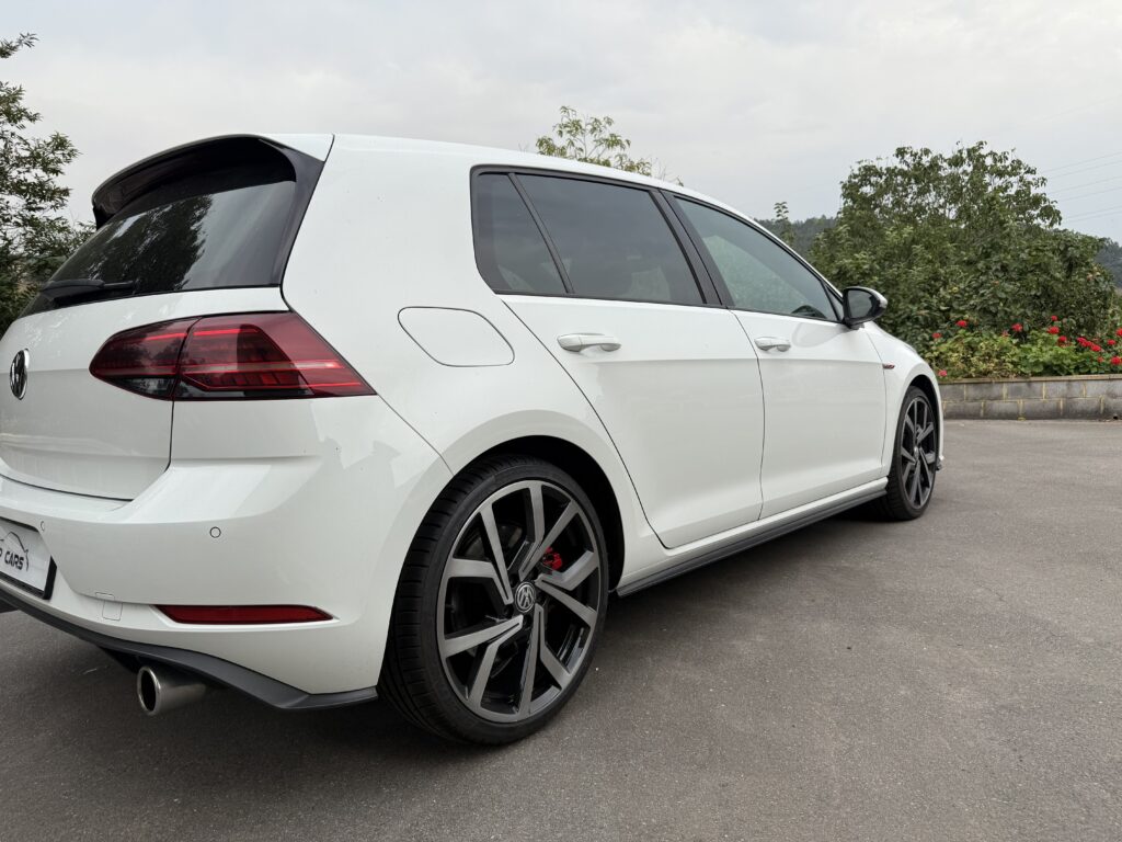 VW Golf GTI 7.5 Performance