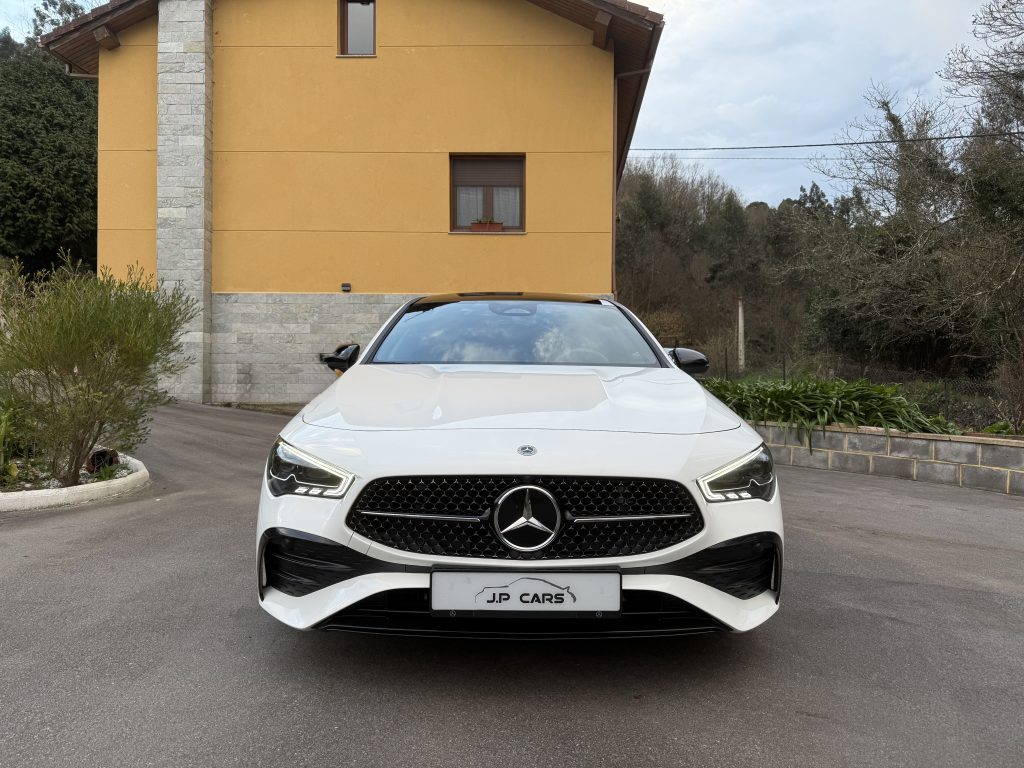 Mercedes Benz CLA 200 AMG