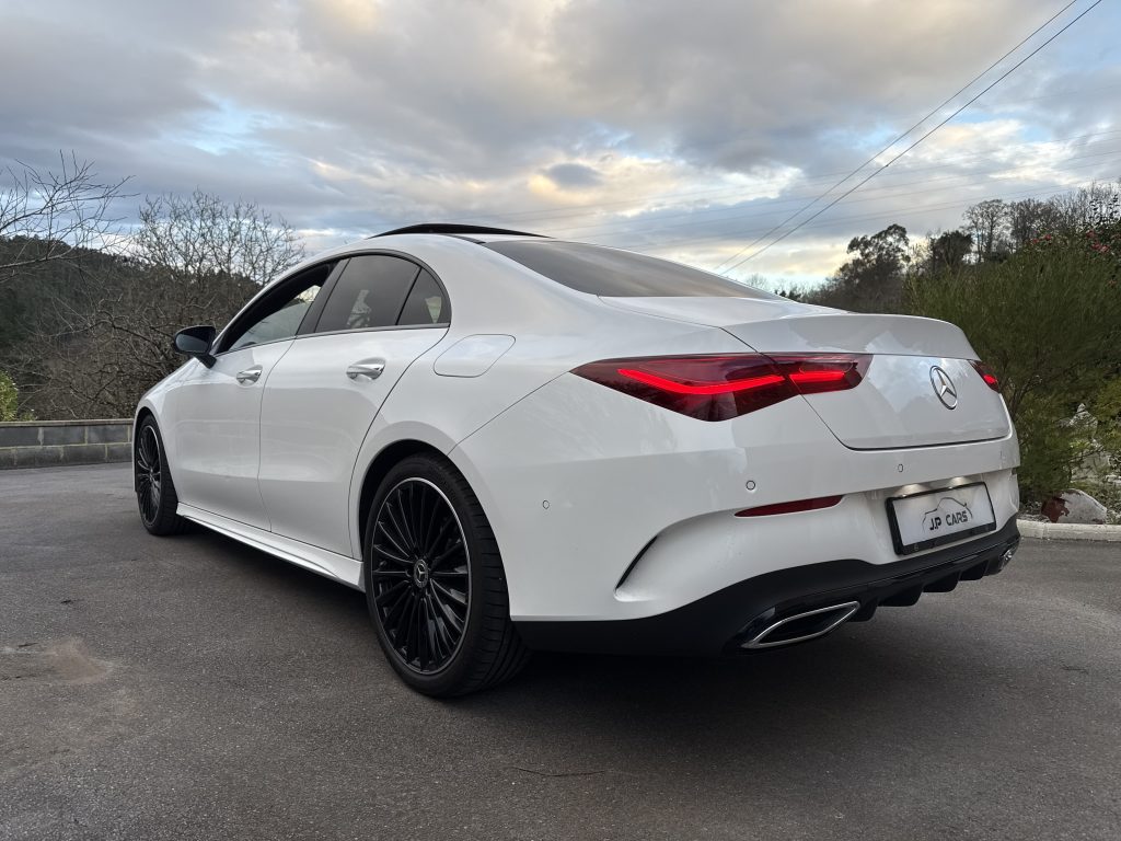 Mercedes Benz CLA 200 AMG